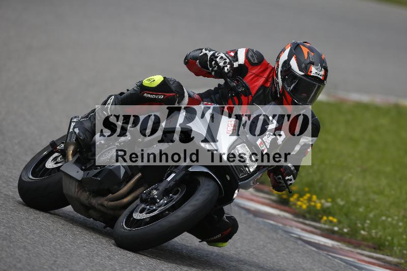 /Archiv-2024/29 12.06.2024 MOTO.CH Track Day ADR/Gruppe blau/74